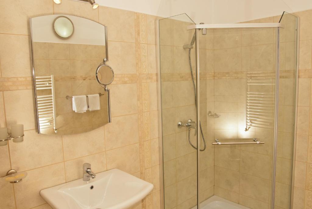 Hotel Belleville Яссы Экстерьер фото